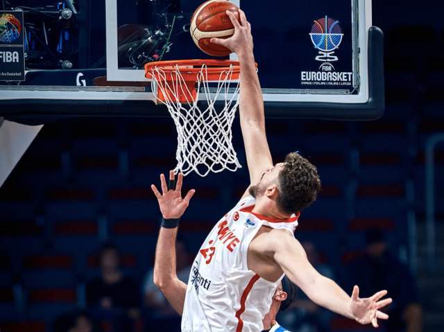 14分完胜小组鱼腩！火箭新星23+12+9大杀四方，老将连续爆发